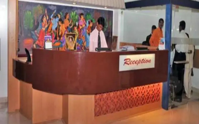 Hotel Yash Grand