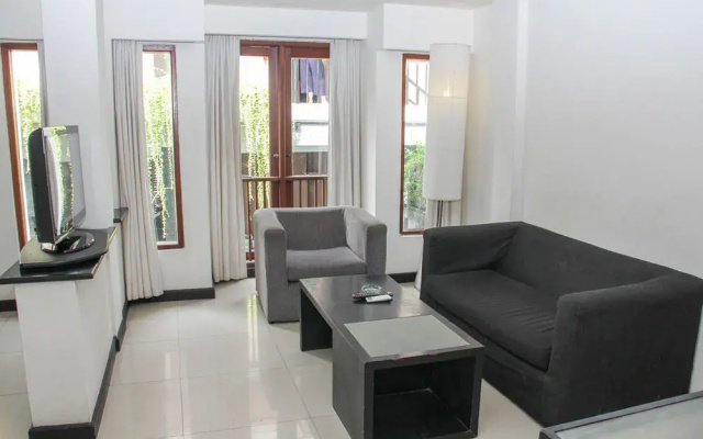Airy Legian Padma Kuta Bali