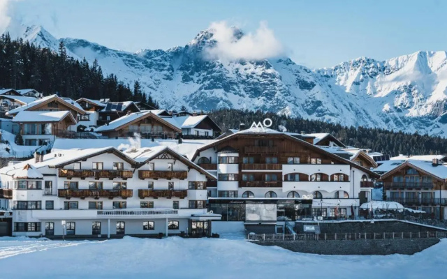 Mountains Hotel