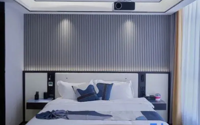 Xizi Light Luxury Hotel (Urad Qianqi Government Store)