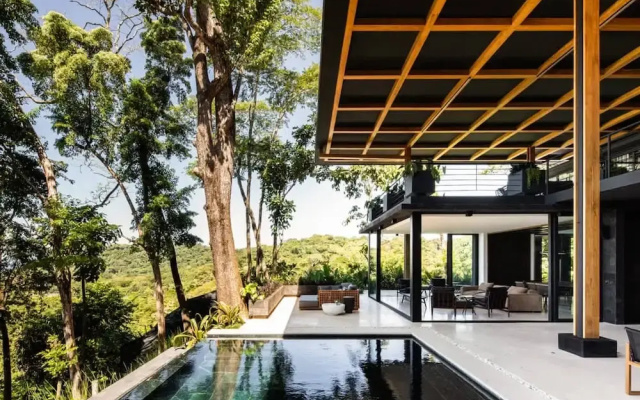 w Spectacular 4BR Villa in Costa Rica