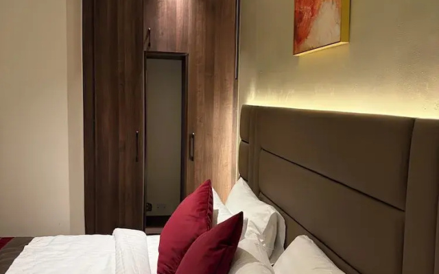 Raynez Resort