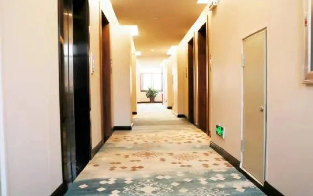 Pu'er Jingyi Hotel
