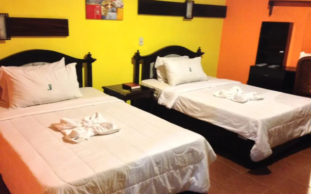 Cauayan Queen Jennifer Hotel