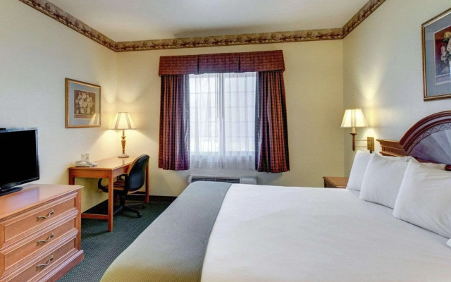 Quality Inn & Suites Glen Rose
