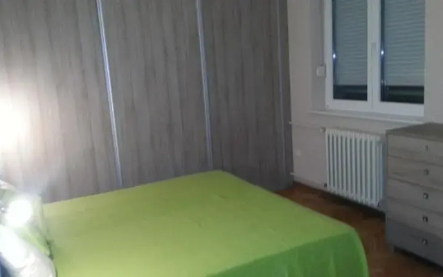 Green Apple Apartment