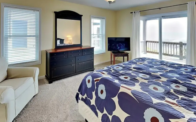 Barefoot Bungalow by Topsail Realty