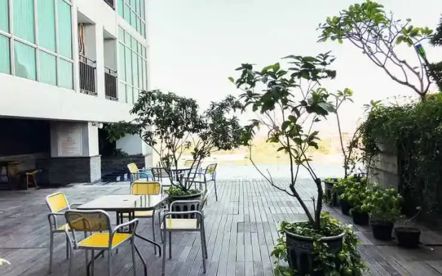 Elegant Studio Room Apartment at Tamansari Papilio By Travelio