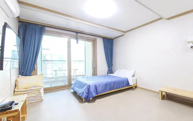 Yeosu Junghyun Pension