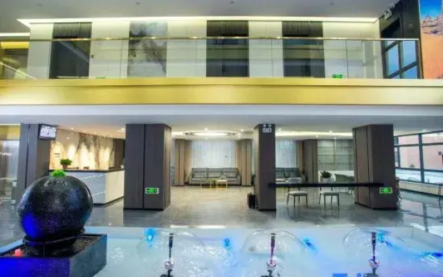 Qingfeng Xiaozhu Hotel