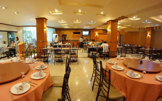 Grand Astoria Hotel