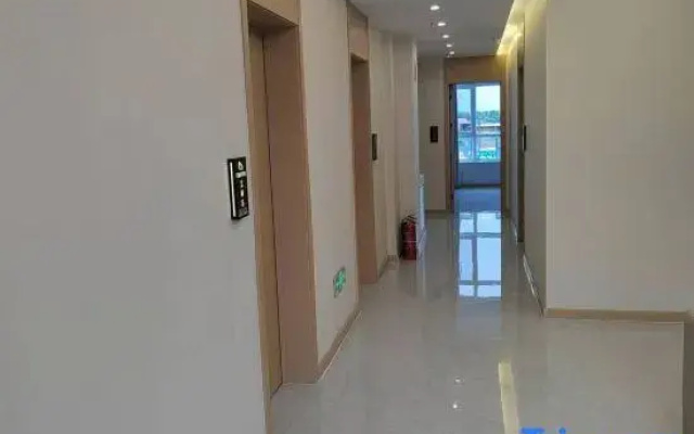Qianxi Business Hotel