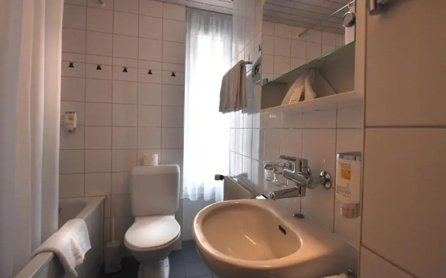 HOP Apartments & Suites