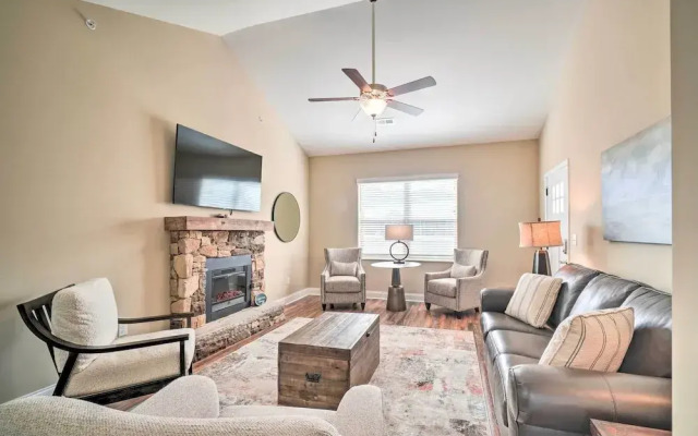 Chic Townsend Condo w/ Saltwater Pool!