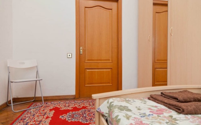 Апартаменты LUXKV Apartment on Gnezdnikovskiy комната для гостей