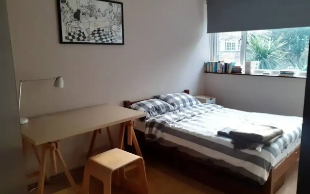 3 bed Apartment With Garden in Zone one se1