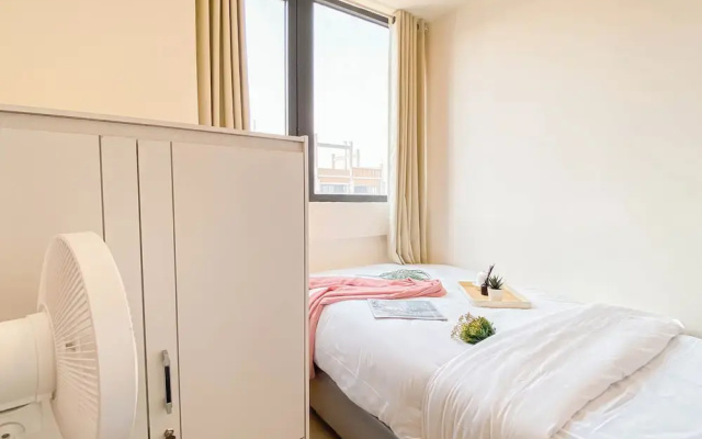 Cozy And Trendy 2Br Apartment Meikarta