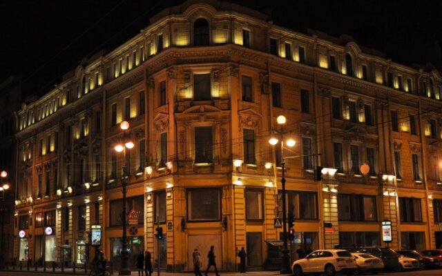 MIR Hotel Nevsky вид на фасад