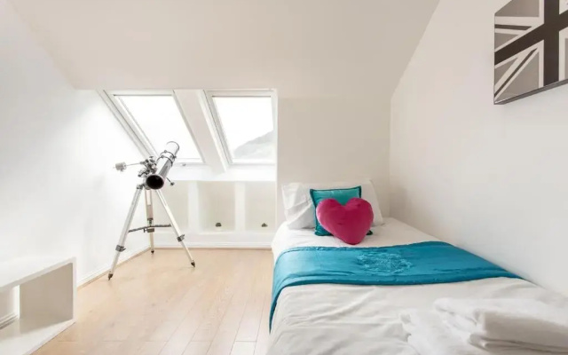 City Centre House - 5 bedrooms - sleeps up to 9