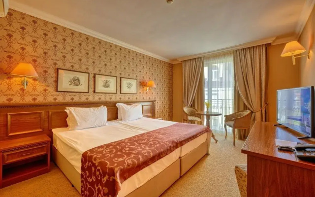 Club Central Hotel
