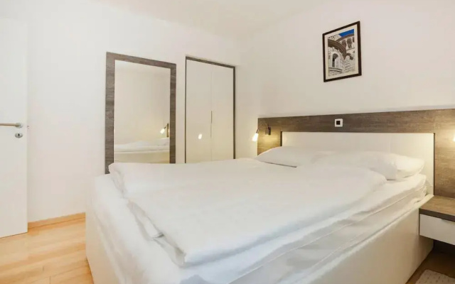 Apartments in Villas Punta Skala With Beachpool