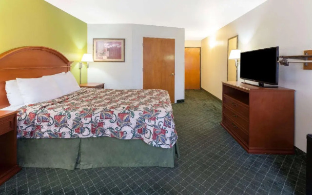 Days Inn by Wyndham Shawnee