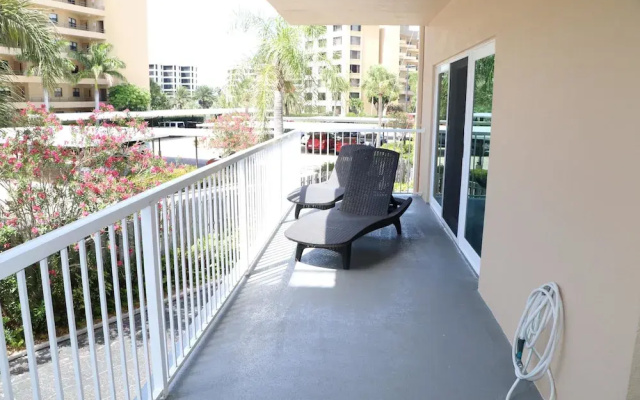 Jamaica Royale - T24 - 2 Br Condo