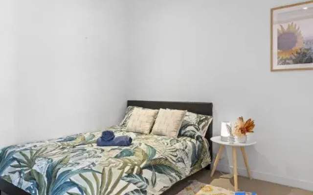 Ultra-Convenient CBD Pad 2BR - 2min to Southern Cross