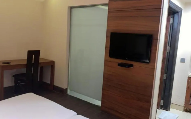 Hotel Good Times