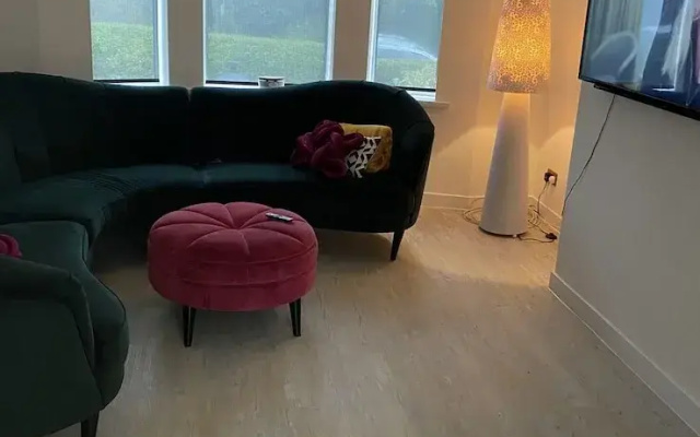 COP 26immaculate Newly Refurbished2 bed in Glasgow