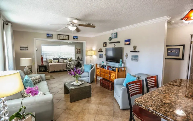 155 Hibiscus Dr