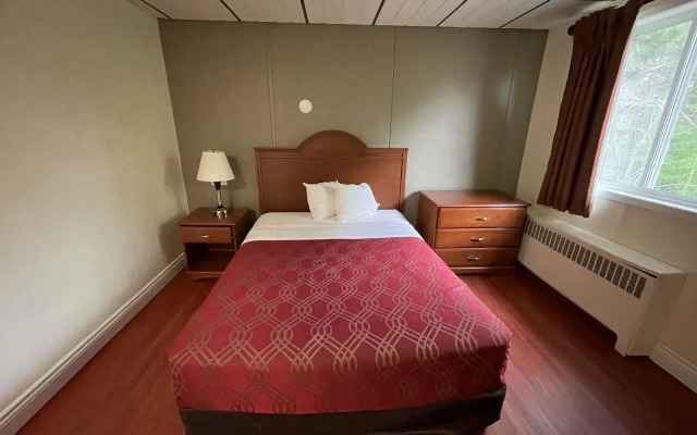 Super 8 by Wyndham Pembroke