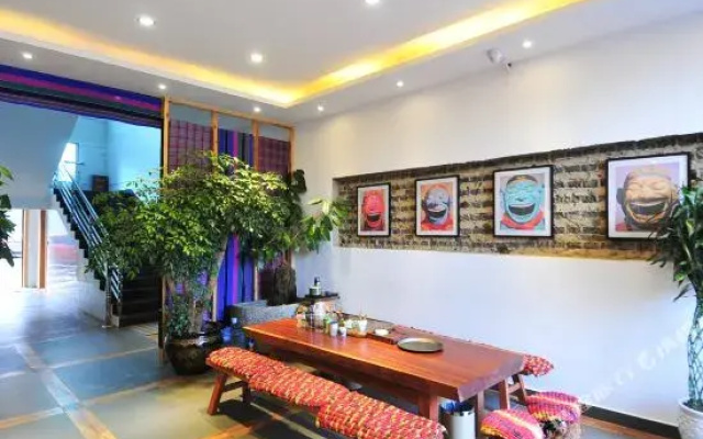 Caiyunju Hotel