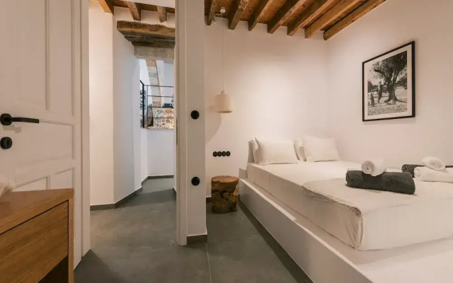 Kalathos Square Luxury Suites
