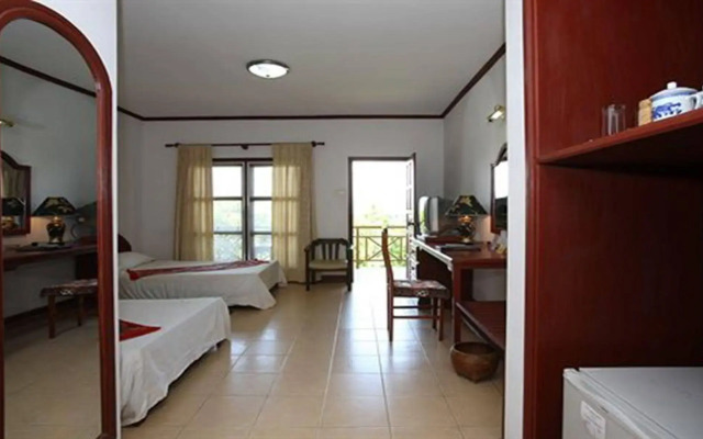Vansana Plain of Jars Hotel