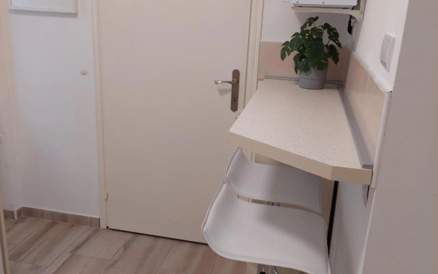 Street apartment