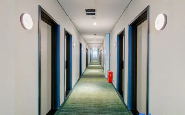 Hi Inn (Taiyuan Changfeng Street North America New World)