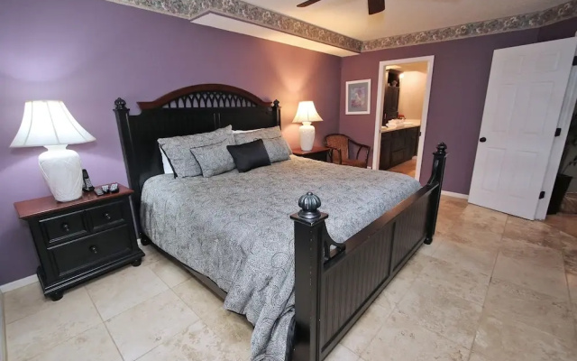 Pier House 402