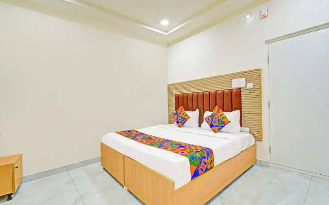Fabhotel Lexus Grand