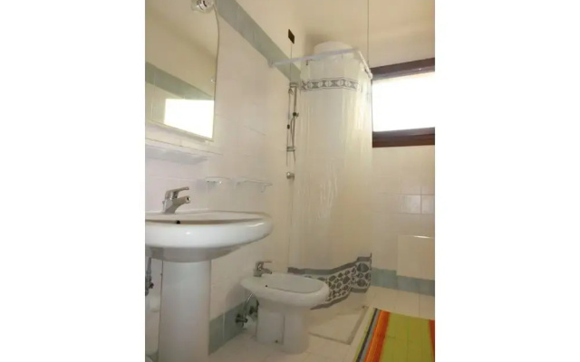 Cozy two Bedroom Apartment With a Swimming Pool