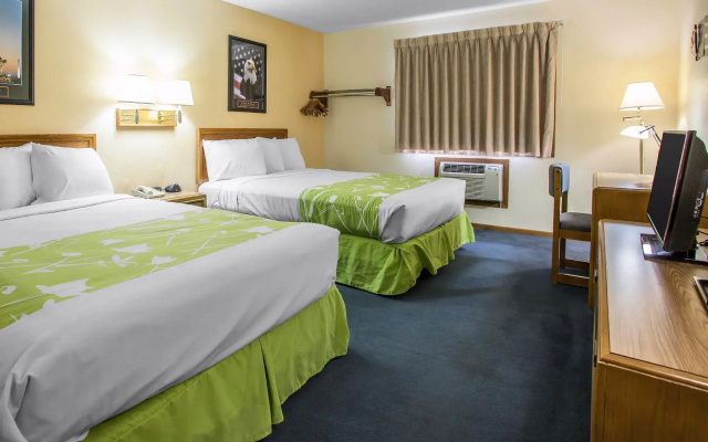 Econo Lodge Inn & Suites Dubuque