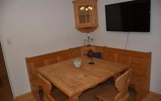 Apartmant Roleen TopC32 by Four Seasons Apartment