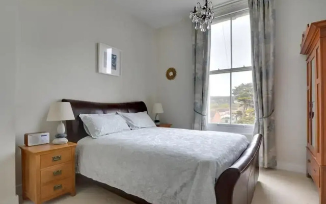 Comfortable Seaside Holiday Home With Stunning Views