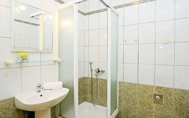House Adrijana