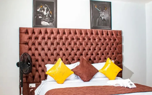 Luxury 3 Bedroom Self Catering Apartment- Masvingo