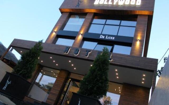 Гостиница Hollywood De Luxe вид на фасад