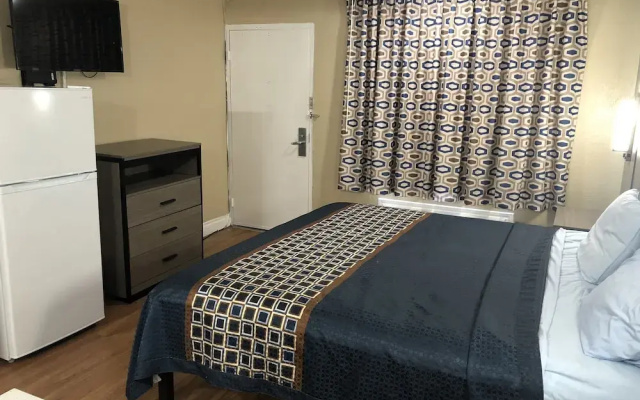 Luxury Inn & Suites