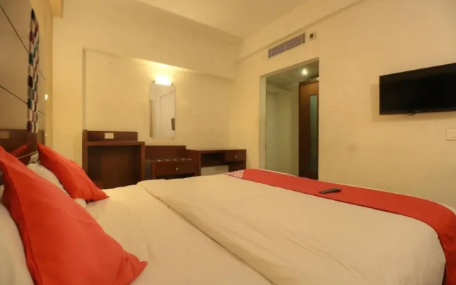 Hotel Vels Grand Inn