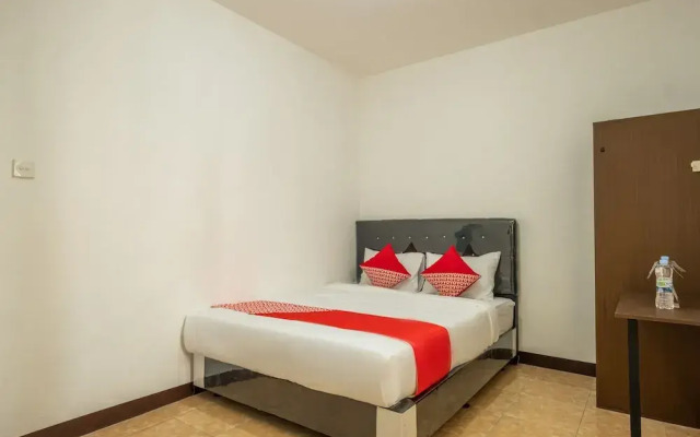 Anyelir Residence by OYO Rooms