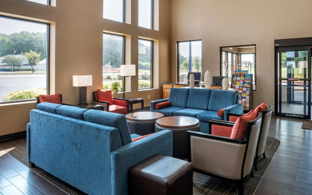 Comfort Suites Hagerstown Southeast